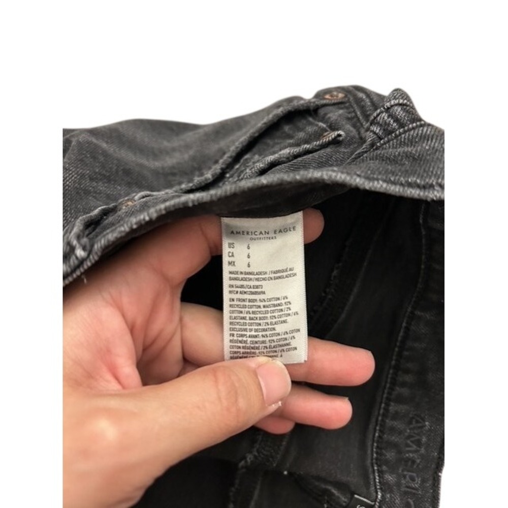 American Eagle Strigid Denim Shorts Womens 6 Black Excellent Distressed Raw Hem - Picture 3 of 7